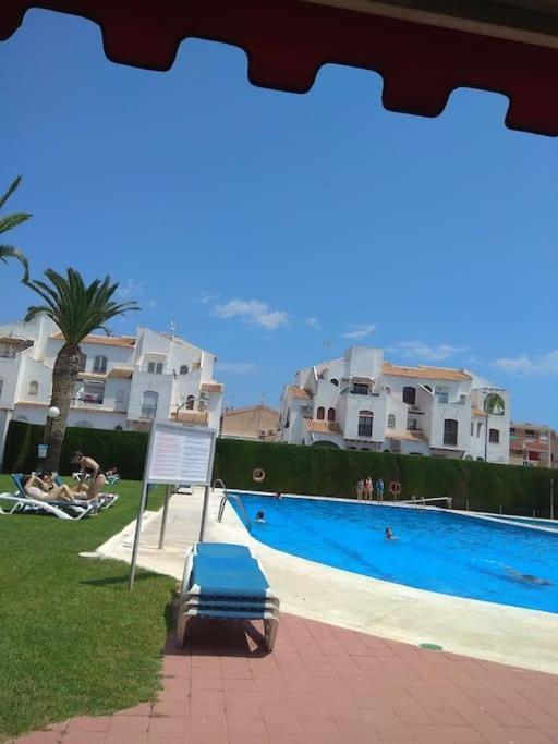 Alex Bungalow Apartment Torrevieja Exterior photo